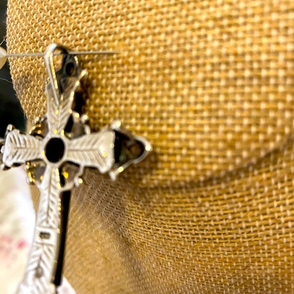 MARCASITE ONYX CROSS PENDANT - Picture 3 of 4